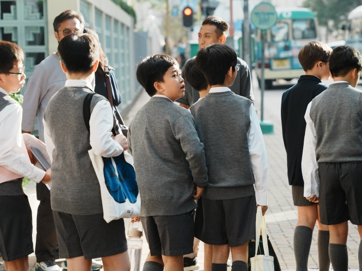 小一学位申请人数创新低 多校“世袭生”占用学额现象缓解